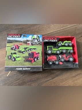 Farm Vehicle 5pc Playset - Green & Red Tractors 2 sets jeep maxx action